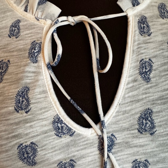 Lucky Brand Women's Blue and White Paisley Top size M - Picture 4 of 9